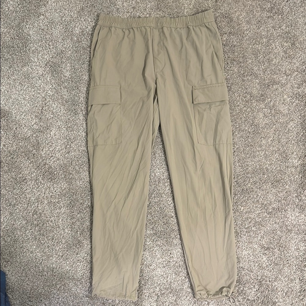 Banana Republic Men's Light Tan Cargo Pants